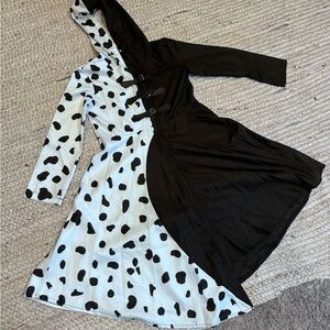 Girls Cruella Costume Cape